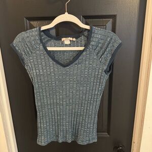 L.E.I Juniors XL Y2K Blue Ribbed Cap Sleeve V-Neck Shirt “Vintage”